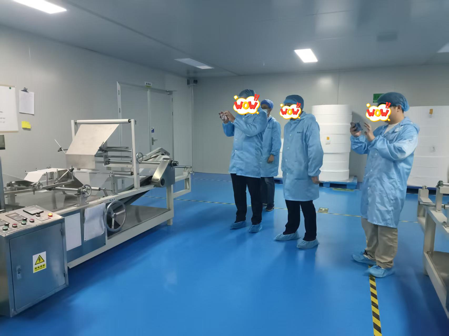 Europos stambių gyvūnų sveikatos produktų platintojo pirkimo direktorius lankosi mūsų įmonėje apžiūrai ir deryboms
